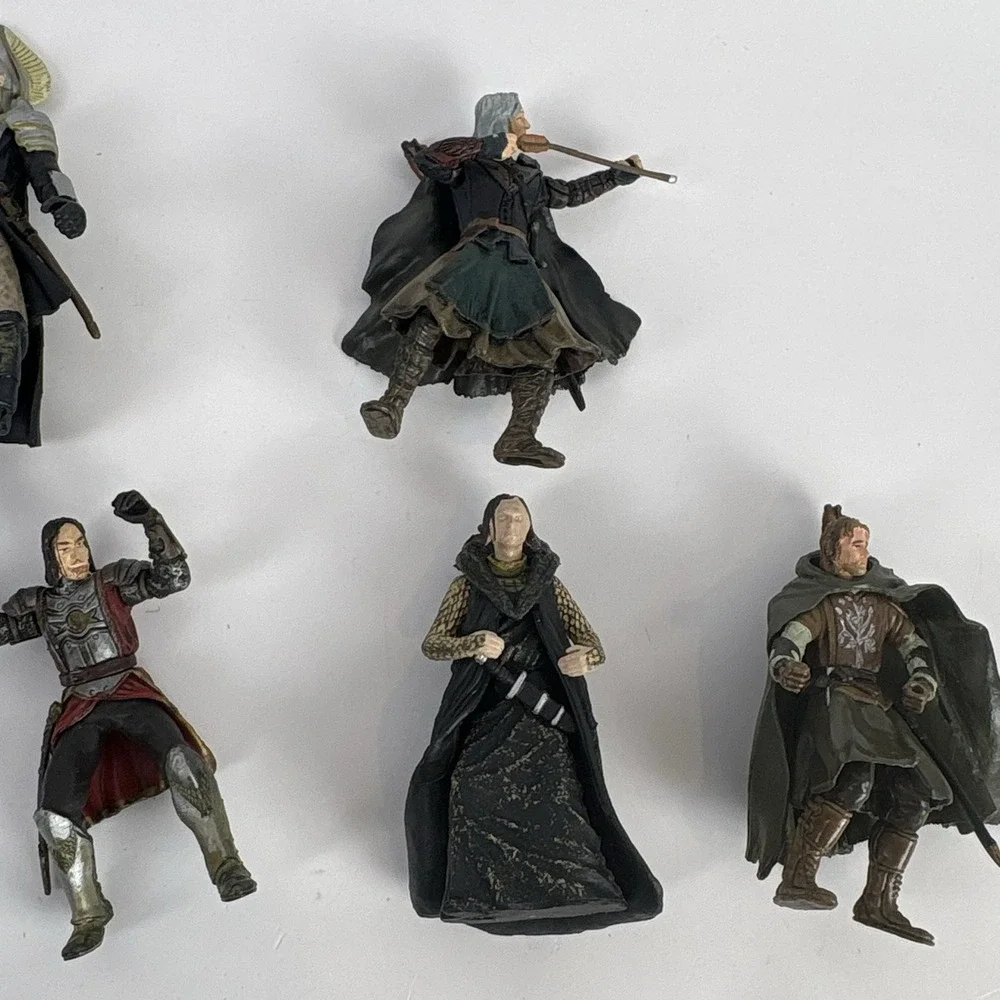 Lord Rings Middle Earth Hobbit Miniature Action Figure Lot Weapons Stands Toy